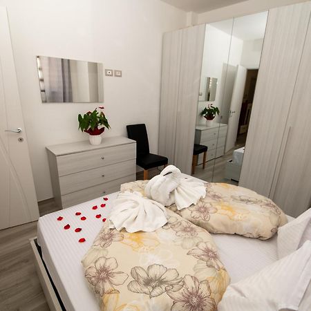 Junior Deluxe 3 Apartment เมราโน ภายนอก รูปภาพ